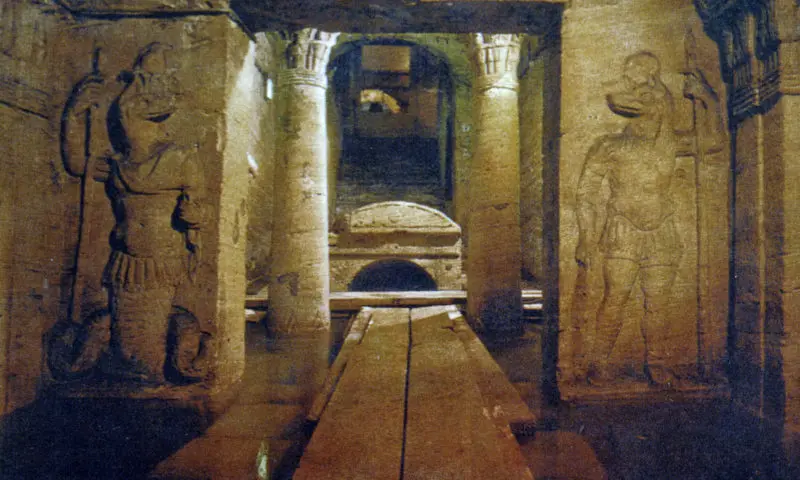 Cemeteries Around the World: Tomb of Alexandria