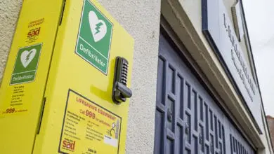 Hollowells provides community with defibrillator