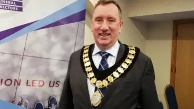 Scottish funeral director takes presidential chain at SAIF