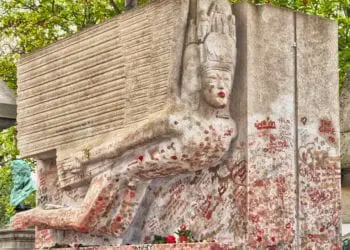 Cemeteries around the World: Pere Lachaise