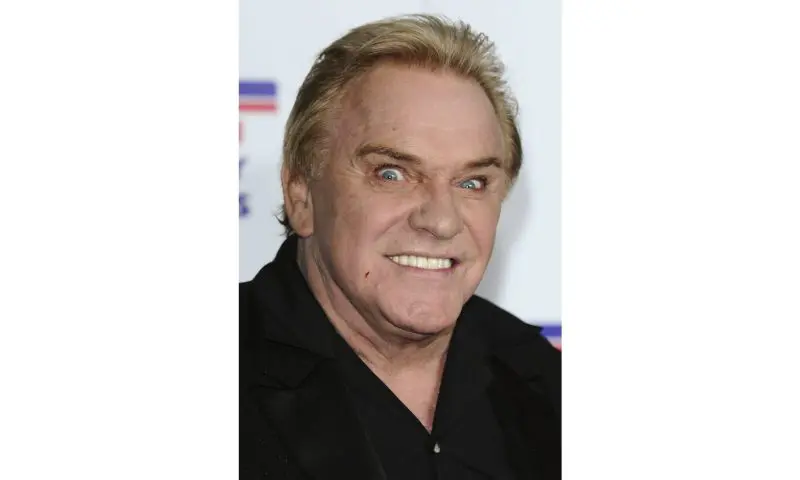 Funeral director offers to bury Freddie Starr for free