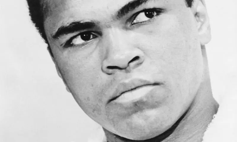 Ticket touts cash in on free Muhammad Ali memorial ceremony