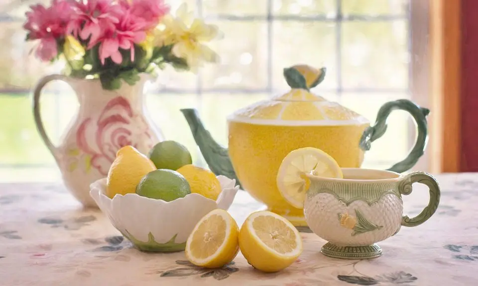 99 year old man helps Woodville Co-op Funeralcare raise money for Macmillan nurses