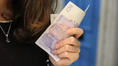 Overspending risk as just one in five compare funeral prices