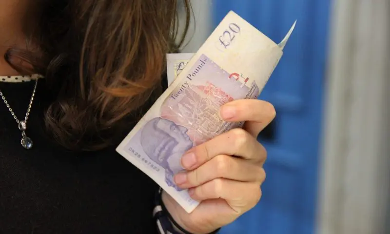 Overspending risk as just one in five compare funeral prices