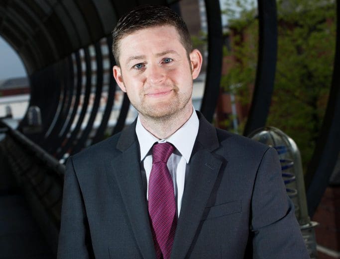 Oldham MP calls for mourner restrictions to be relaxed