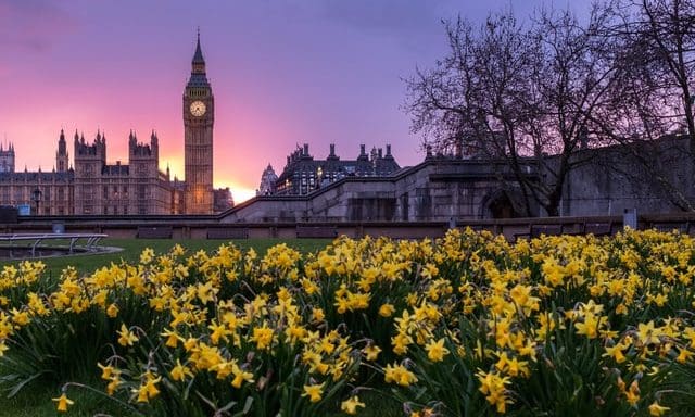 Gov praises ‘unsung heroes’ in funeral industry following CMA report