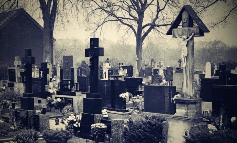 The Cemetery Club, Dark Tourism